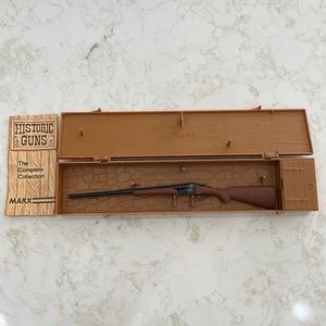 LOUIS MARX The Double barrel shotgun Cap Gun In The Original Case With Insert
